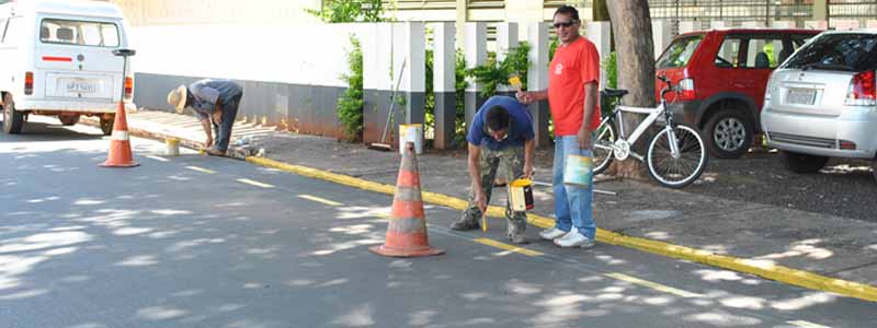 Prefeitura Municipal inicia atualização de sinalização nas ruas de Paraguaçu