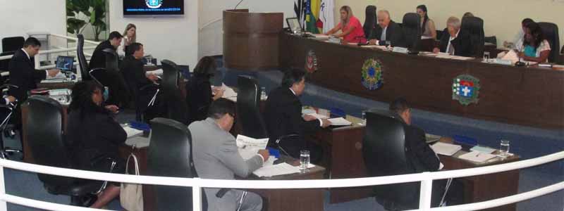 Câmara atualiza referência dos servidores e prorroga concessão de abono
