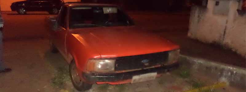 Veículo furtado é encontrado abandonado no Humberto Soncini