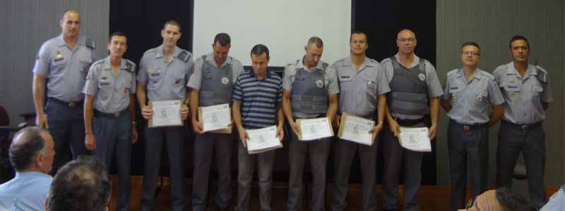 Batalhão homenageia policiais militares que fizeram grande apreensão de crack em Paraguaçu
