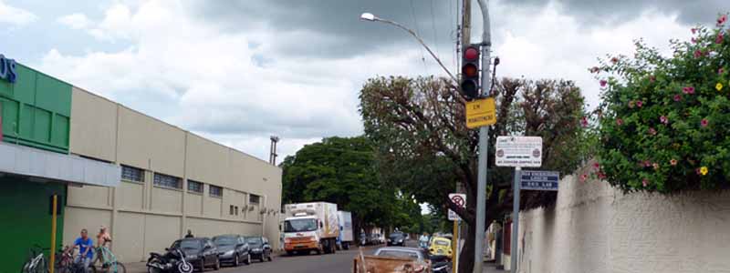 Semáforos de Paraguaçu em manutenção exigem atenção redobrada de motoristas