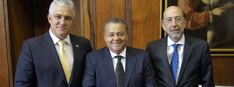 Prefeito Ediney busca apoio para reforma do velório e ponte da Roseta