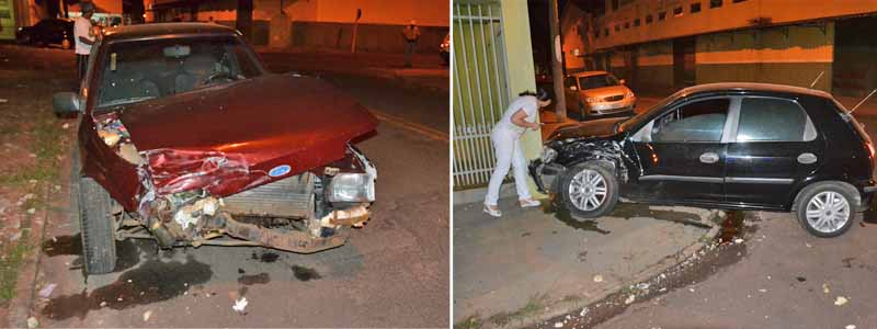 Carros ficam danificados após se envolverem em acidente na Vila Athaíde