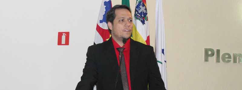 Câmara aprova projeto que obriga receita médica em instituições do município