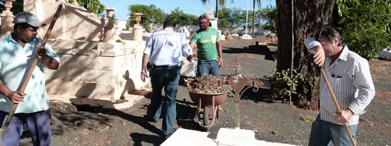 Cemitérios são preparados para receber visitantes