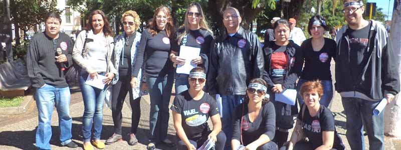 Em greve, professores estaduais fazem manifestação no centro de Paraguaçu Paulista