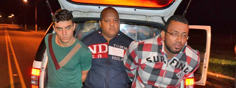 Homens são presos falsificando cartelas do Show de Prêmios da Santa Rita