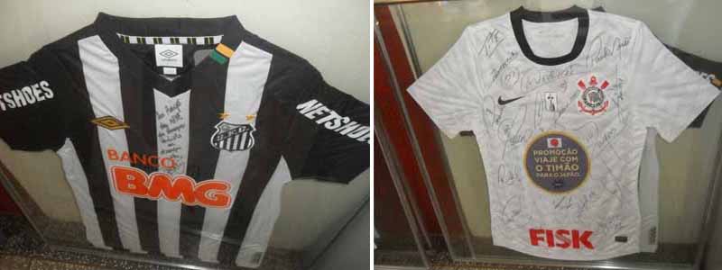 APAE realiza rifa de camisetas de times autografadas