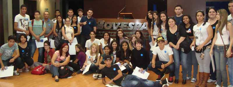 Alunos da Etec realizam visita técnica à BM&F Bovespa