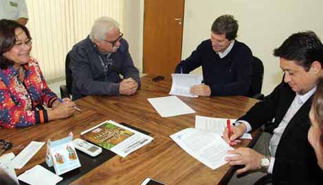 Parceiros fecham acordo para instalação do Posto de Atendimento ao Empreendedor na Acia