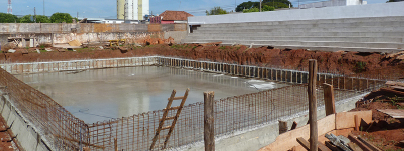 Piscina Municipal semiolimpica deverá ficar pronta até dezembro, afirma empresário