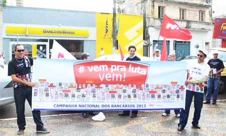 Caravana da Federação dos Bancários percorre Avenida Rui Barbosa