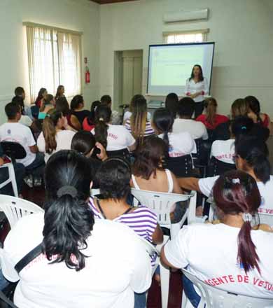 Vigilância Sanitária orienta agentes comunitários a alertar população sobre Leishmaniose