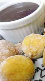 Bolinho de chuva com brigadeiro