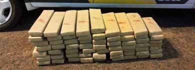 Polícia encontra 83 kg de maconha em fundo falso de carro