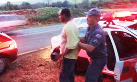 Pedreiro é roubado em Paraguaçu e encontrado amarrado em canavial