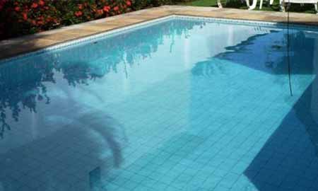 Em Martinópolis, mulher de 57 anos morre afogada após cair na piscina