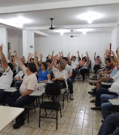 Greve por tempo indeterminado é aprovada por bancários em assembléia