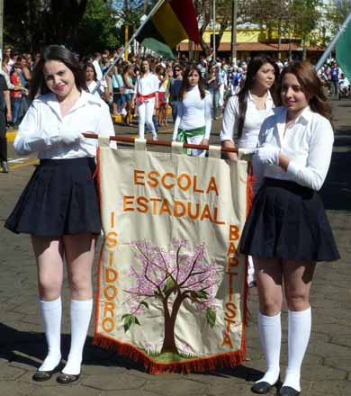 Desfile na Avenida Paraguaçu comemora o Dia da Independência do Brasil