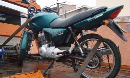 Moto furtada é recuperada pela PM em Assis