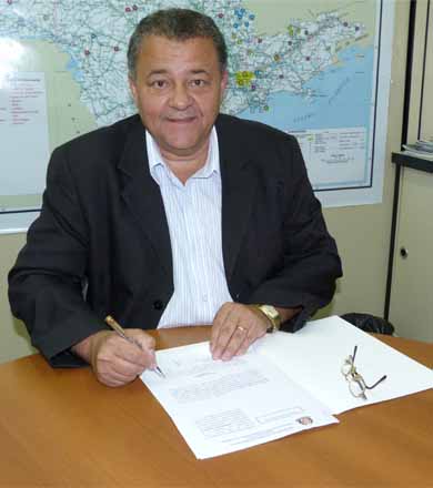 Prefeito Ediney assina convênio com o Estado para elaboração do Plano Municipal de Saneamento