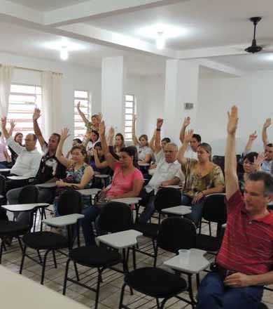 Bancários fazem assembléia e decidem pelo fim da greve
