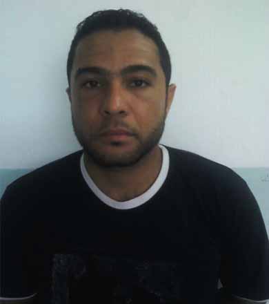 Procurado pela justiça se esconde em bar para fugir da PM, mas acaba capturado