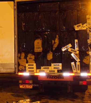 150 mil maços de cigarros contrabandeados são apreendidos na Raposo Tavares
