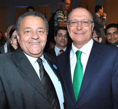 Prefeito Ediney se encontra com Governador e assina convênios que totalizam mais de R$ 300 mil