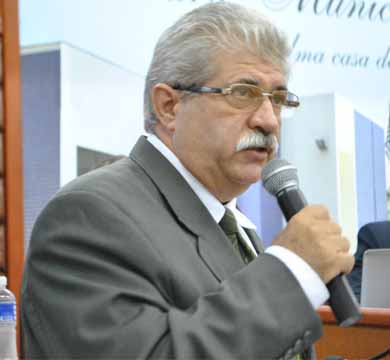 Arlindo do Raio X pede explicações à Secretaria da Saúde