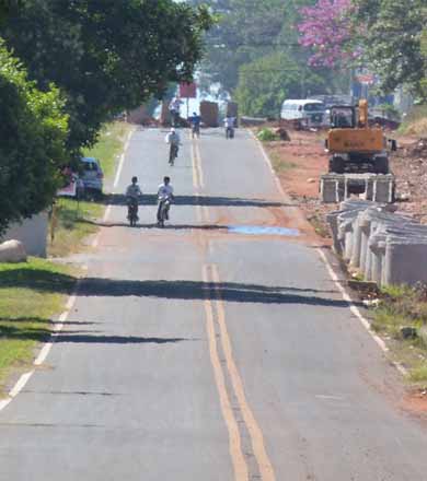 Desrespeito a interdição dificulta realização de obras na Avenida Sete de Setembro