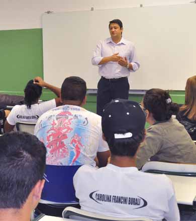Ricardo Pinheiro fala sobre a Administração Municipal a alunos do ensino médio