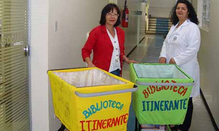 Biblioteca itinerante estimula leitura entre pacientes da Santa Casa de Marília