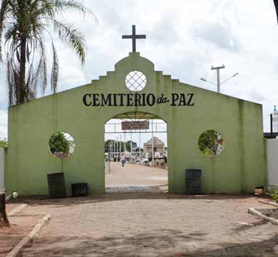 Prefeitura Municipal inicia pintura e melhorias nos cemitérios para Dia de Finados