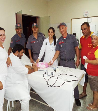 Bombeiros de Paraguaçu salvam bebê de 1 mês que se engasgou com leite materno
