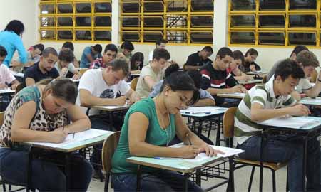 Candidatos aos onze cursos da Fema realizaram na última segunda-feira a Prova do Vestibular
