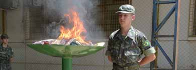 TG reúne autoridades e estudantes para comemorar Dia da Bandeira em Paraguaçu