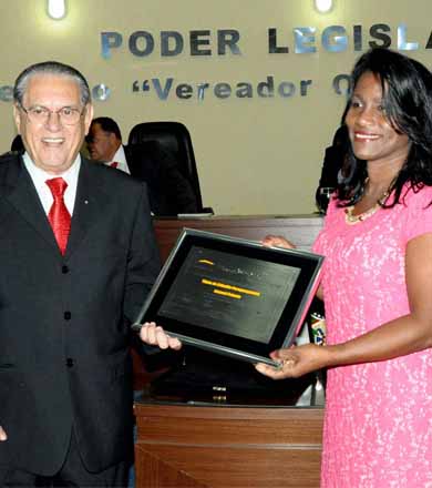 Em Sessão Solene, Câmara entrega títulos a Joseval Peixoto e Major Hipólito
