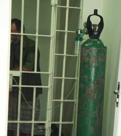Homem com sério problema de saúde é preso com mais três pessoas na Vila Ribeiro