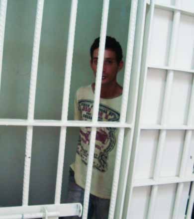 Ao tentar fugir da PM, ladrão entra em canil e é atacado por cão