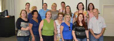 Educação Municipal homenageia professores e servidores aposentados em 2013