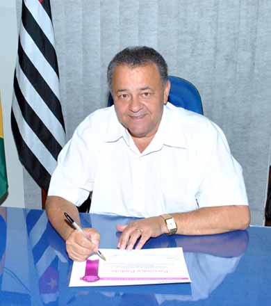 Prefeito assina e Defesa Civil de Paraguaçu está certifcada pela ONU
