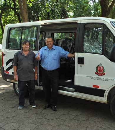 Paraguaçu recebe uma van para a saúde municipal
