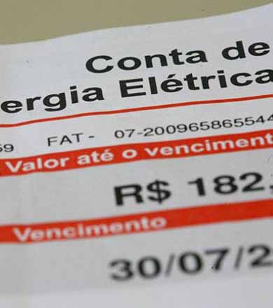 Férias: cuidado para não ter surpresas com a conta de luz neste período
