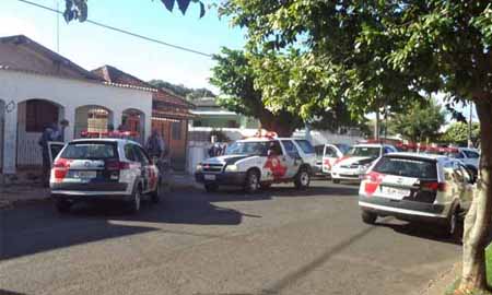 Garoto de 13 anos e mais dois jovens vão para a cadeia após assalto no centro de Paraguaçu