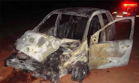 Colisão deixa veículos destruídos e vítima em estado grave em Assis