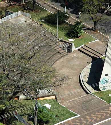 Sargento Valmir solicita urgência em reforma da Concha Acústica