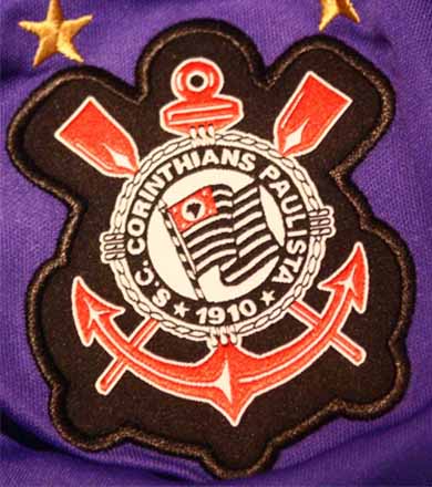 Corintiano irritado com o jogo ateia fogo no próprio corpo em Ourinhos