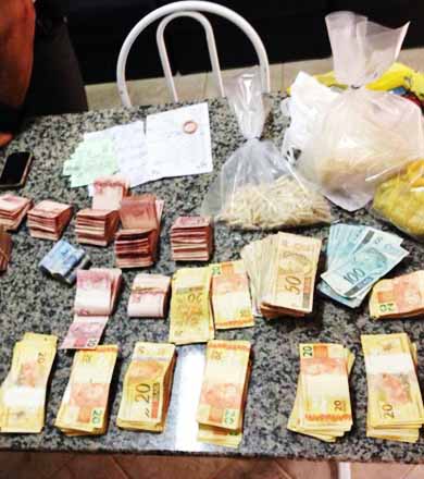 Mais de R$ 28 mil e grande quantidade de drogas são apreendidos com traficante em Assis