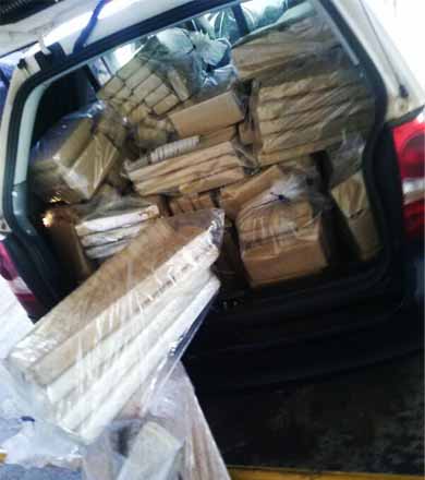 Carro com quase meia tonelada de droga era dirigido por menor, diz PM